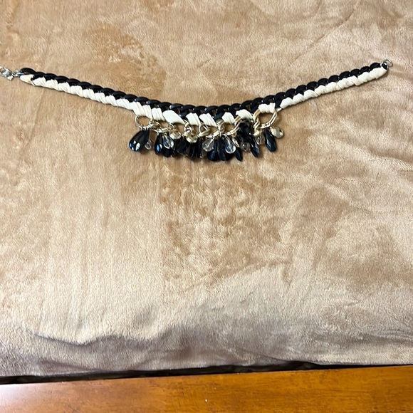 Banana Republic’s statement necklace in black, ivory and silver and black drops - Picture 5 of 7